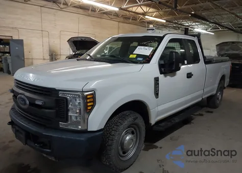 2018 Ford F-250 Xl z USA, uszkodzony, nr VIN 1FT7X2A60JEC48083